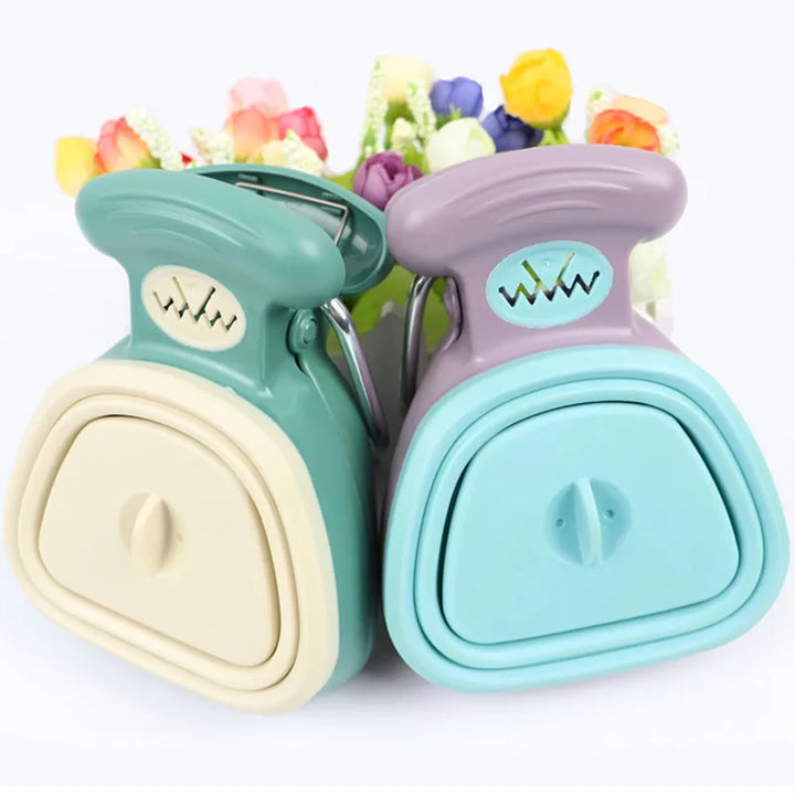 Foldable Pet Waste Scooper with Bags – Hygienic & Effortless Cleaning