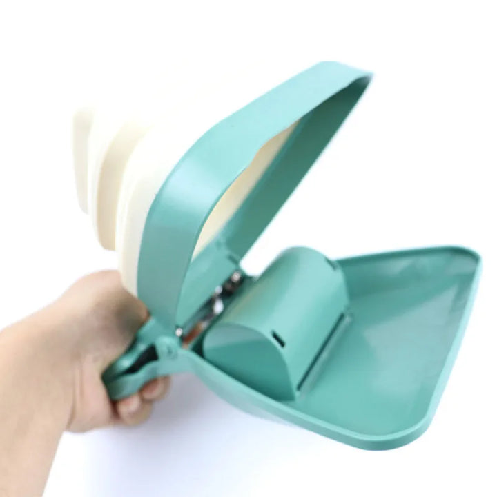 Foldable Pet Waste Scooper with Bags – Hygienic & Effortless Cleaning
